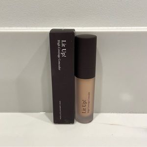 NEW Visanti Lit Up! High Coverage Concealer (L20 - Light to Medium)